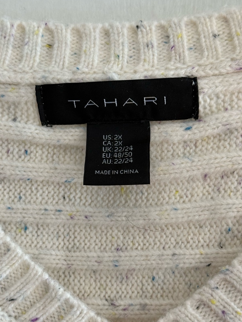 Tahari Cream Speckled V-Neck Oversized Sweater Women’s Size 2X - Picture 5 of 8